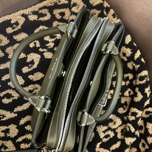 Coach Lillie Carryall with matching accordion zip wallet - Picture 2 of 8